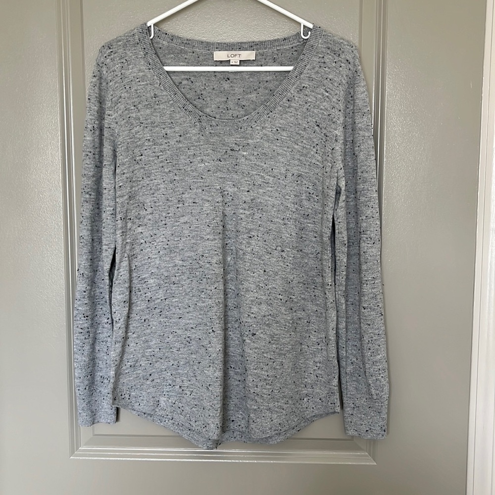 Loft crewneck long sleeve sweater. Size medium. Gray with black specs.